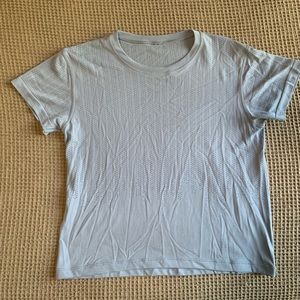 Lululemon train to be short sleeve